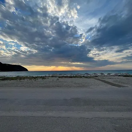 Oliva Lefkada City